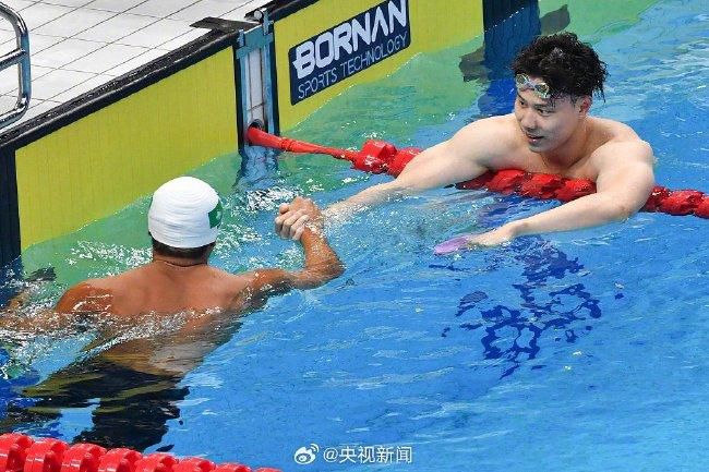 据《图片报》主编法尔克和拜仁跟队记者TobiAltschaffl报道，针对赫内斯的言论，卡恩的律师已经向拜仁的老板们发送了一封电子邮件。